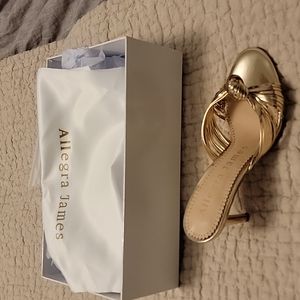 Allegra James Gold Knot Mule Sandal size 8.5